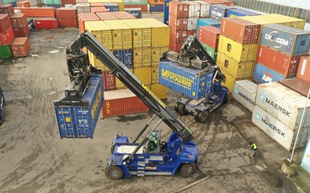 Vollers Hamburg GmbH benefits from the fuel-saving capabilities of the Kalmar Eco Reachstacker