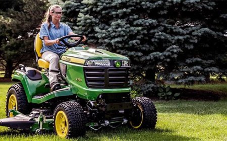 John Deere Lawn Tractor