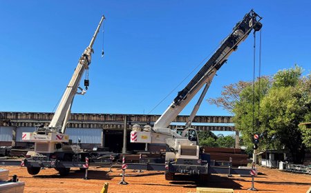 RT 1045L Rough Terrain Crane