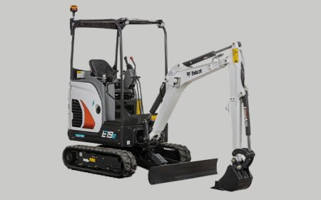 E19e Battery-Electric Compact Excavator