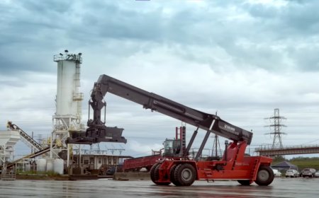 The Kalmar Super Gloria Reach Stacker Managing Barge Operations