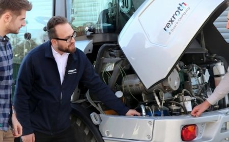 Get a Head Start With Our Trainings About Mobile Hydraulics, Electronics and IOT