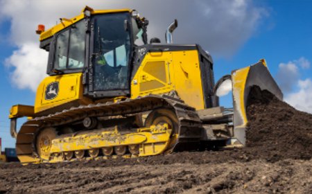 John Deere offers a comprehensive range of Crawler Dozers