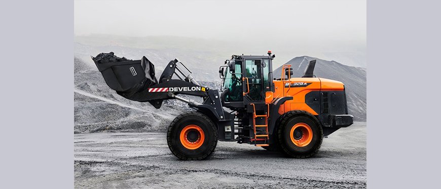 Develon DL320A-7M Loader