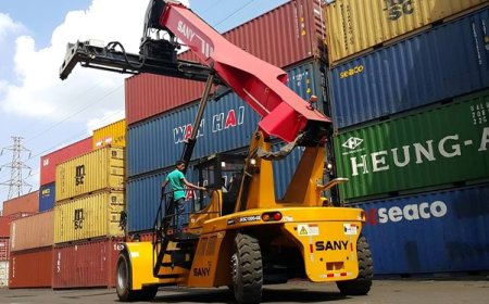 Below 40T Reach Stacker -Stack Faster And Safer