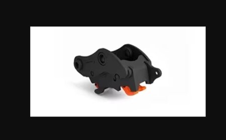 Universal Quick Coupler With Front Locking Pin