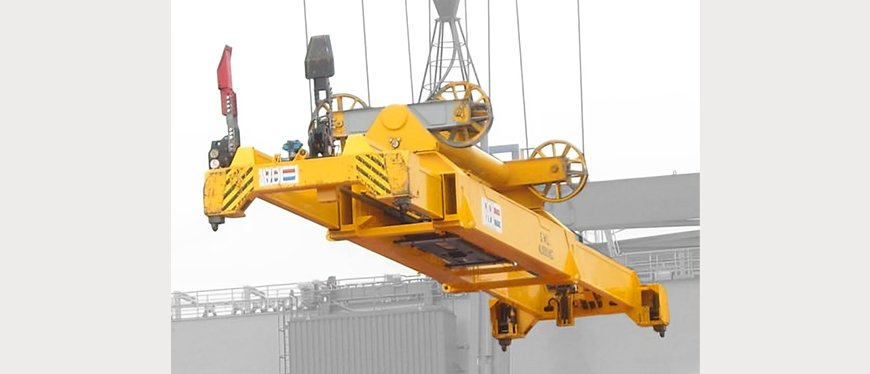 VDL Spreaders & AGV for Container Handling