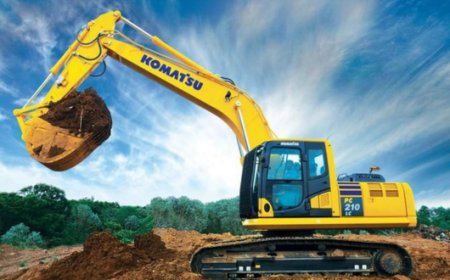 Komatsu showcases the electrically powered PC7000-11E hydraulic mining excavator in backhoe configuration at Bauma 2025