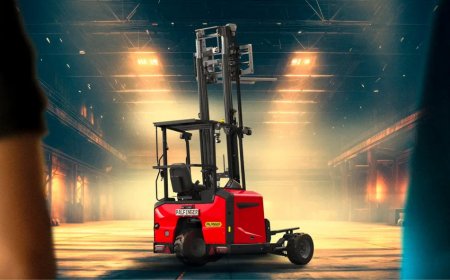 PALFINGER premieres new middle-seat truck-mounted forklift at bauma 2025