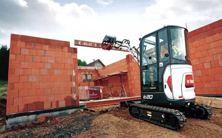 BOBCAT E20Z COMPACT EXCAVATOR