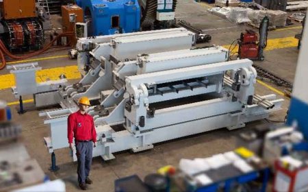 Descaling System for a Rolling Mill for Stainless Steel Panels