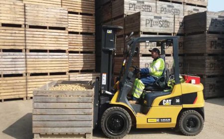 Hinckley College Chuffed to Bits With Impact Forklift Double Donation