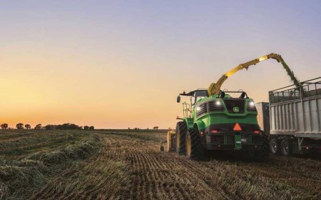 JOHN DEERE 9000 SERIES SELF-PROPELLED FORAGE HARVESTERS