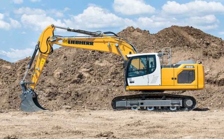 Liebherr R 922 crawler excavator