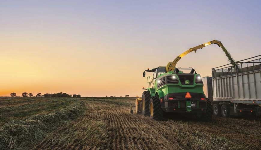 JOHN DEERE 9000 SERIES SELF-PROPELLED FORAGE HARVESTERS