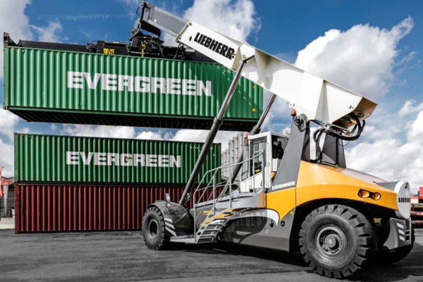 Container logistics in ports – Stacking