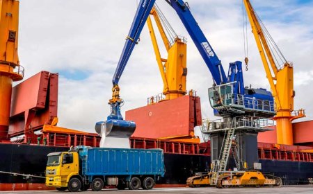 New hydraulic crane for Port of Ipswich under £6m investment by Associated British Ports