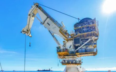 Ram luffing knuckle boom cranes