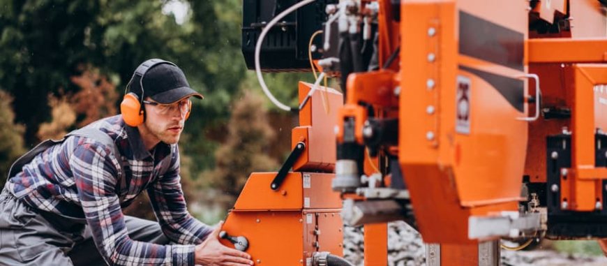 What types of custom hydraulic equipment are included in engineered product solutions?