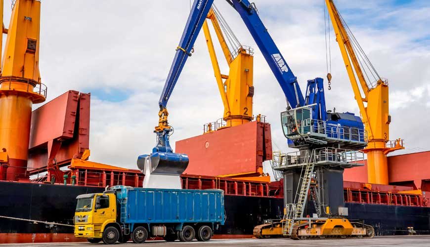 New hydraulic crane for Port of Ipswich under £6m investment by Associated British Ports