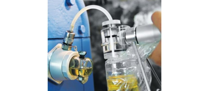 Oil sampling and analysis before and after flushing