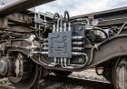 What role do manifolds play in hydraulic rail system design?