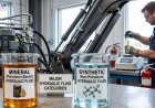 What are the 2 major hydraulic fluid categories?