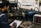 How do you test the efficiency of a hydraulic motor?